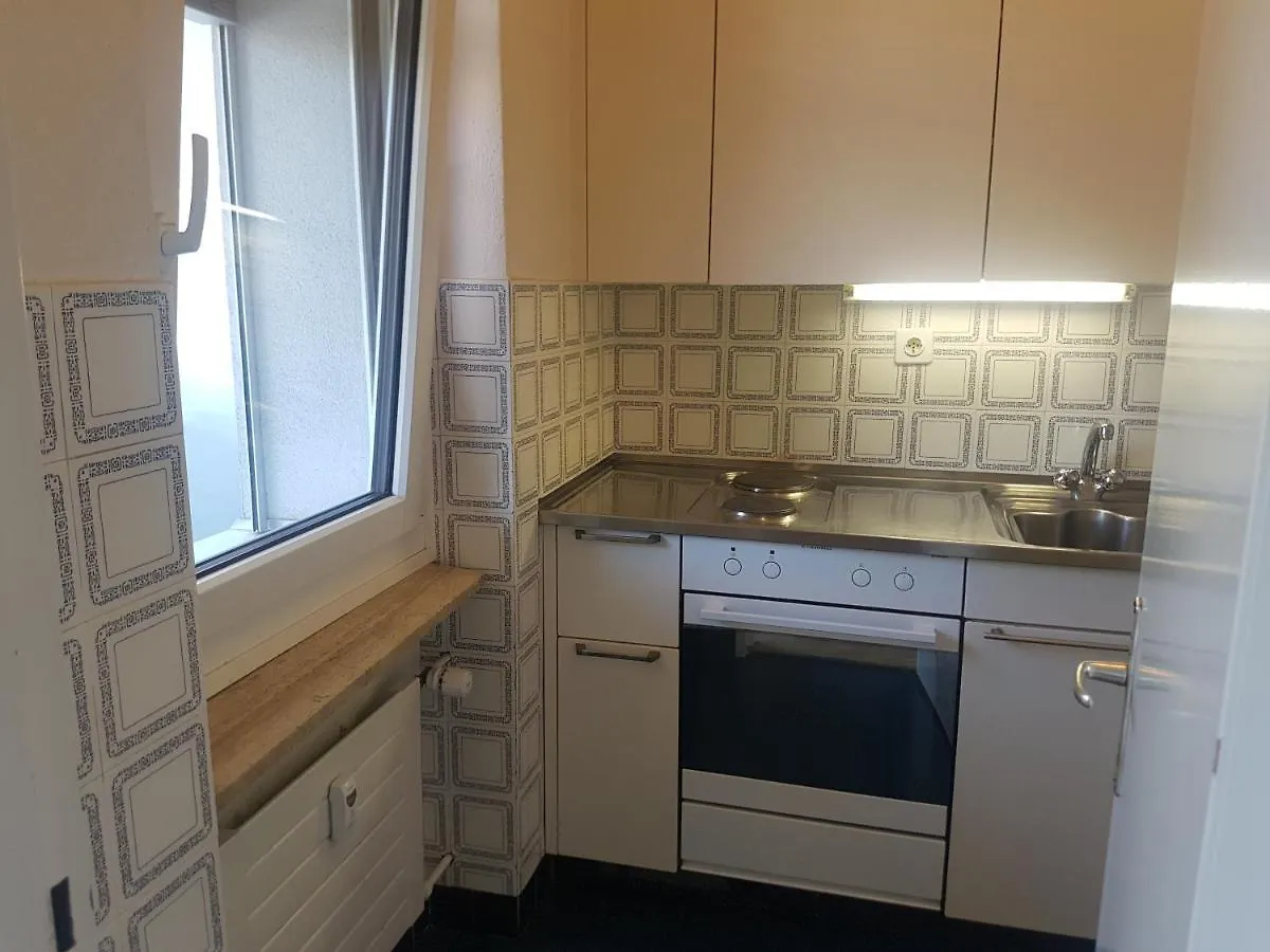 Lovely 1-Bedroom Rental Unit With Bath Tub. Basilea 0*,
